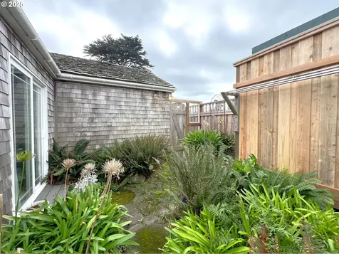 640 8th Street SW Bandon OR 97411