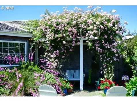 640 8th Street SW Bandon OR 97411
