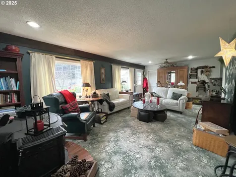 640 8th Street SW Bandon OR 97411