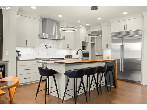 4480 Upper Drive Lake Oswego OR 97035