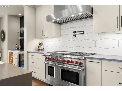 4480 Upper Drive Lake Oswego OR 97035