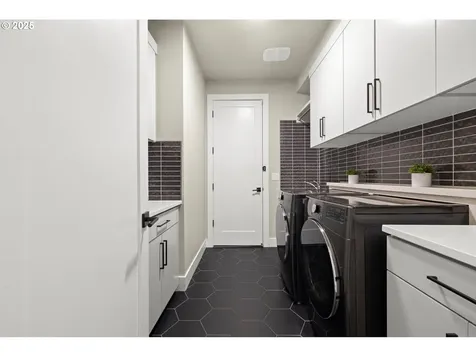 4480 Upper Drive Lake Oswego OR 97035