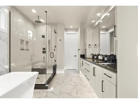 4480 Upper Drive Lake Oswego OR 97035