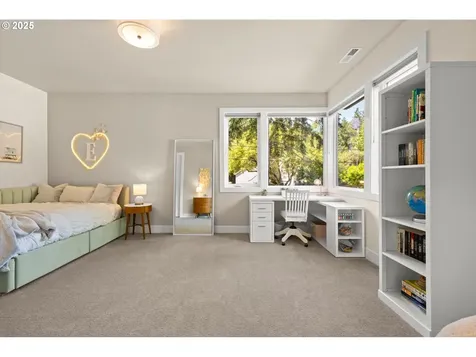4480 Upper Drive Lake Oswego OR 97035