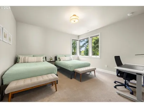 4480 Upper Drive Lake Oswego OR 97035
