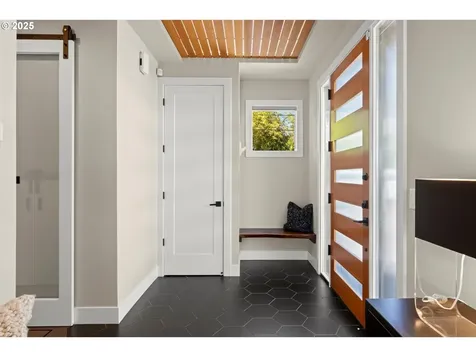 4480 Upper Drive Lake Oswego OR 97035