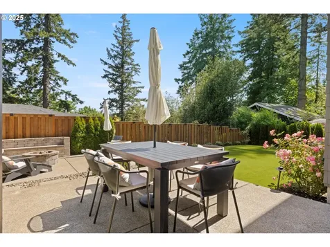 4480 Upper Drive Lake Oswego OR 97035