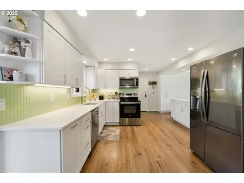 2402 Stephanie Lane North Bend OR 97459
