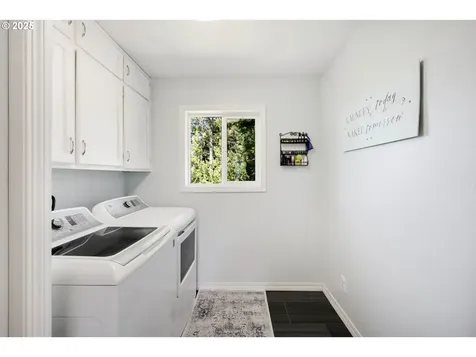 2402 Stephanie Lane North Bend OR 97459