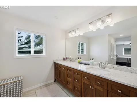 2402 Stephanie Lane North Bend OR 97459