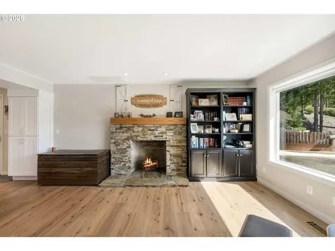 2402 Stephanie Lane North Bend OR 97459