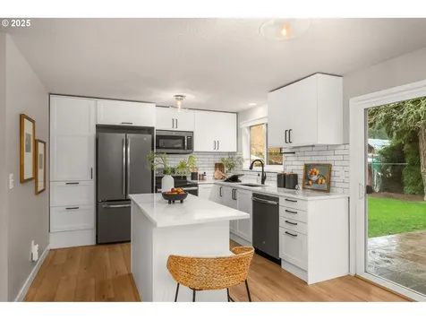 3958 NE Laura Street Hillsboro OR 97124