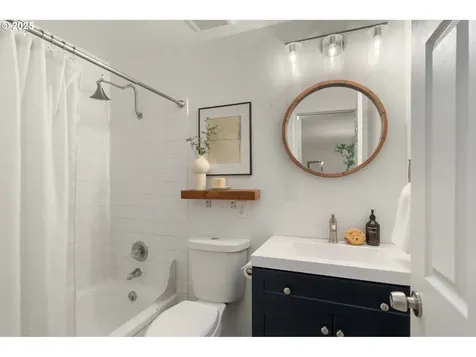 3958 NE Laura Street Hillsboro OR 97124