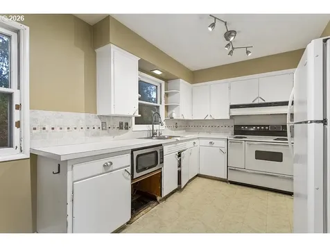 14035 SE Harrison Street Portland OR 97233