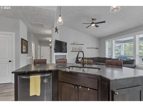 591 Timber View Street NW Salem OR 97304