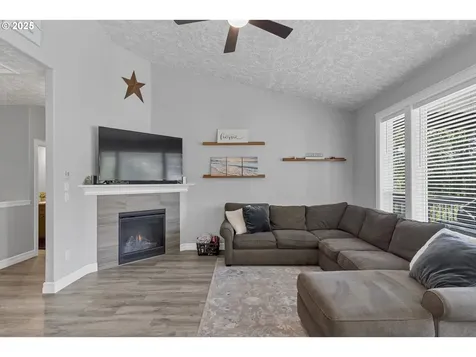 591 Timber View Street NW Salem OR 97304
