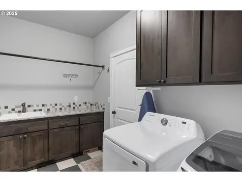 591 Timber View Street NW Salem OR 97304