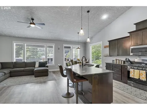 591 Timber View Street NW Salem OR 97304
