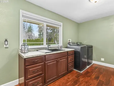 16555 SW 137th Avenue Portland OR 97224
