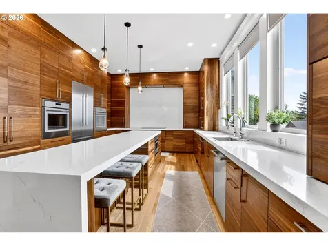 9742 NW Skyline Heights Drive Portland OR 97229