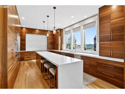 9742 NW Skyline Heights Drive Portland OR 97229