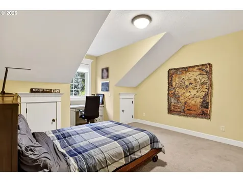 9742 NW Skyline Heights Drive Portland OR 97229