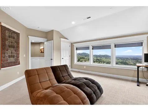 9742 NW Skyline Heights Drive Portland OR 97229