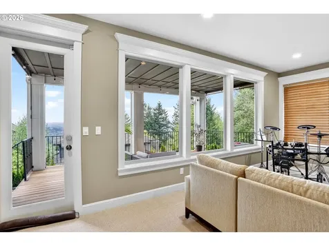 9742 NW Skyline Heights Drive Portland OR 97229