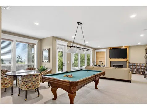 9742 NW Skyline Heights Drive Portland OR 97229