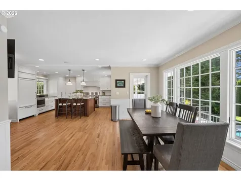 5120 SW Santa Monica Court Portland OR 97221