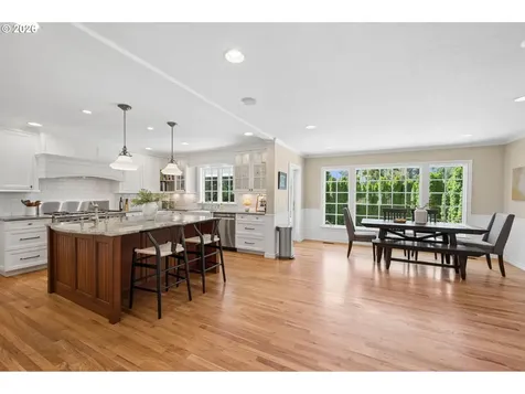 5120 SW Santa Monica Court Portland OR 97221