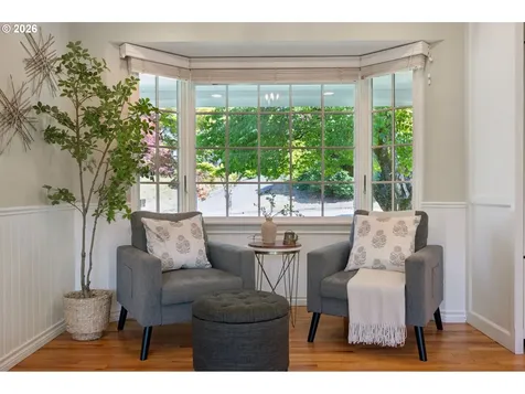 5120 SW Santa Monica Court Portland OR 97221