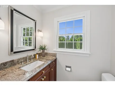 5120 SW Santa Monica Court Portland OR 97221