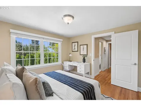 5120 SW Santa Monica Court Portland OR 97221