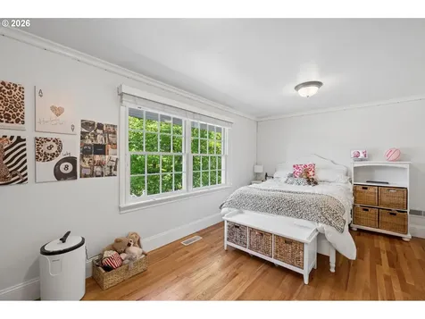 5120 SW Santa Monica Court Portland OR 97221
