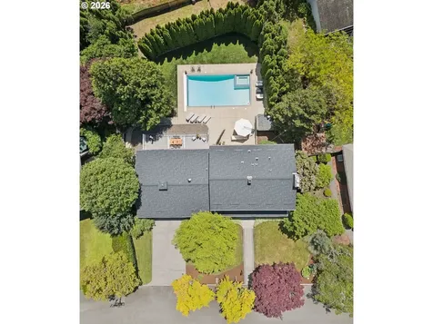 5120 SW Santa Monica Court Portland OR 97221
