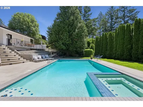 5120 SW Santa Monica Court Portland OR 97221