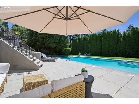 5120 SW Santa Monica Court Portland OR 97221