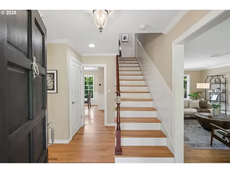 5120 SW Santa Monica Court Portland OR 97221