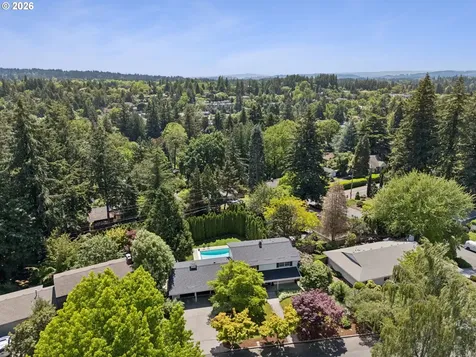 5120 SW Santa Monica Court Portland OR 97221