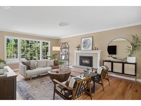 5120 SW Santa Monica Court Portland OR 97221
