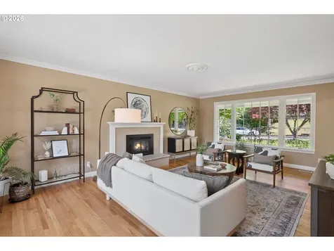 5120 SW Santa Monica Court Portland OR 97221