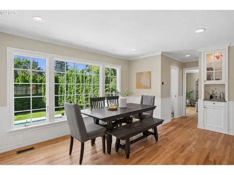 5120 SW Santa Monica Court Portland OR 97221