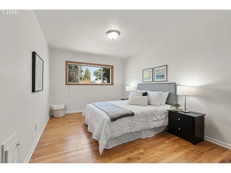 7906 NE Oregon Street Portland OR 97213