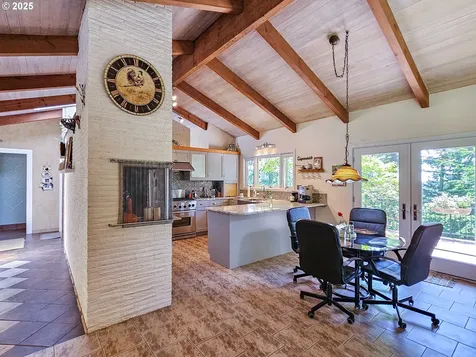 10059 SW 57th Place Portland OR 97219
