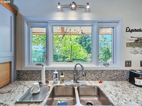 10059 SW 57th Place Portland OR 97219