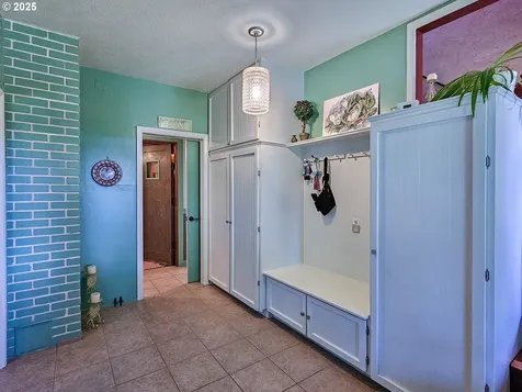 10059 SW 57th Place Portland OR 97219