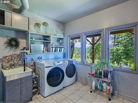 10059 SW 57th Place Portland OR 97219