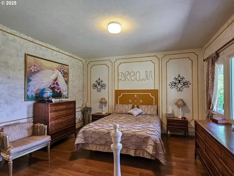 10059 SW 57th Place Portland OR 97219