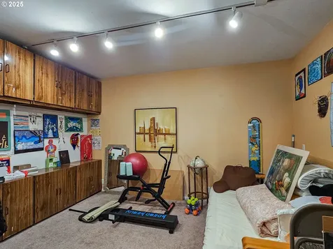 10059 SW 57th Place Portland OR 97219